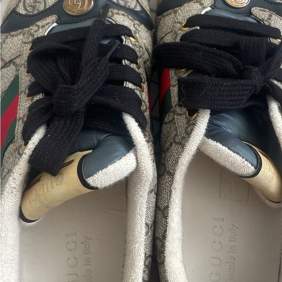 Gucci Shoes 🥵 - Picture 2 of 6